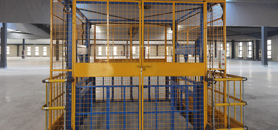 導(dǎo)軌式升降機